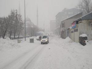 Bingöl'de tipi, Karlıova-Erzurum yolu kapatıldı, okullar tatil edildi