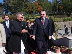  Cumhurbaşkanı Erdoğan, cuma namazını Pakistanlı mevkidaşı ile kıldı