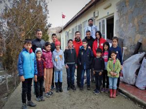 Deprem bölgesinde okullar eğitime hazırlanıyor