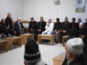  Diyanet İşleri Başkanı Erbaştan depremde yakınını kaybedenlere taziye ziyareti