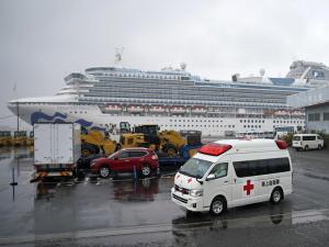 Japonyadaki karantina gemisinden 2 kişi hayatını kaybetti