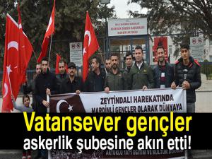 Vatansever gençler askerlik şubesine akın etti