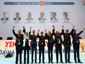 Davutoğlu  adaylarını tanıttı