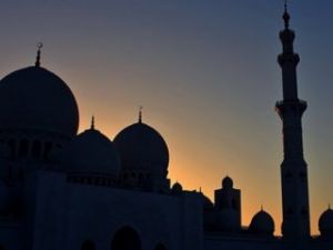 Cezayir'de Ramazan'da camilere hoparlör yasağı