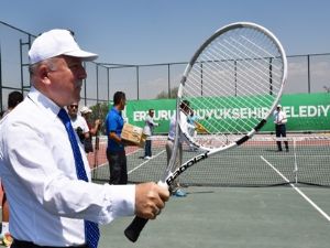 Büyükşehir'in uluslararası tenis turnuvası başladı