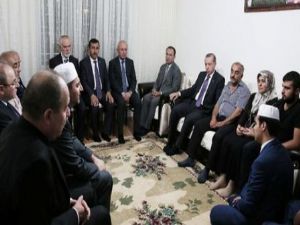Cumhurbaşkanı Erdoğan'dan şehit ailesine taziye ziyareti