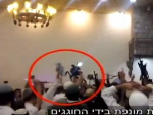 Filistinli bebeğin yakılmasını dans ederek kutladılar