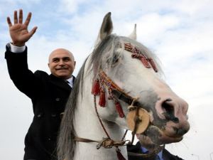 Ali Korkut, yılın en başarılı belediye başkanları arasında