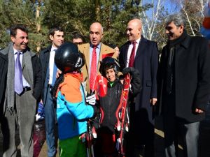 Mustafa Ilıcalı'dan Korkut'a kayak teşekkürü