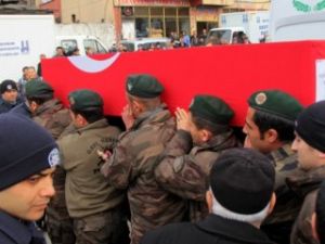 Şehit polis son yolculuğuna uğurlandı