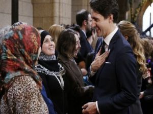 FOTOĞRAF: Kanada Başbakanı'nın Müslüman hassasiyeti