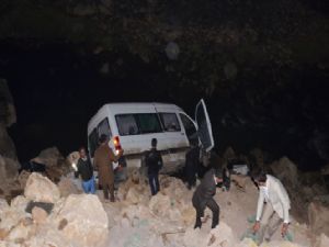 Yüksekova'da TIR ile minibüs çarpıştı: 4 ölü, 11 yaralı
