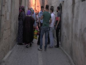 Kadın cinayetine giden polisler iki kişinin hayatını kurtardı