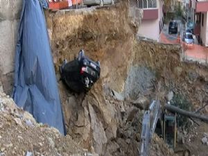 Maltepe'de göçük, 7 katlı bina boşaltıldı