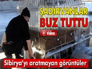 Erzurum'da şadırvanlar buz tuttu