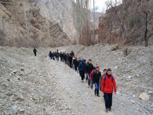 YURTTA KALAN ÖĞRENCİLERE DAĞCILIK TANITILDI