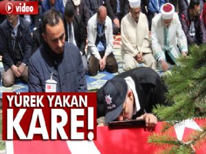 Şehidin babası oğlunu tabutunu öperek son yolculuğuna uğurladı