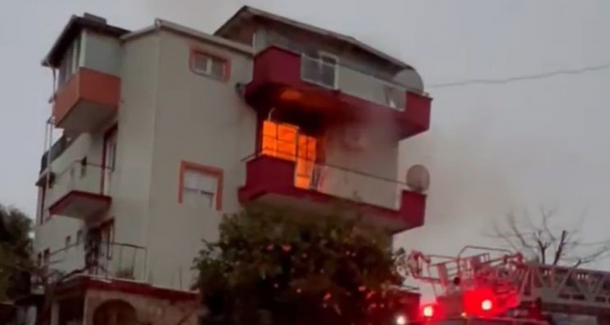 Yaşlı çiftin evinde çıkan yangında 1 kişi hayatını kaybetti, 1 kişi yaralandı