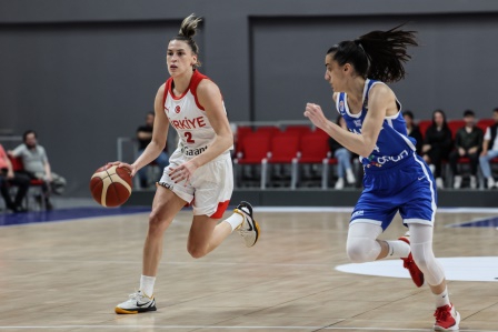 A Milli Kadın Basketbol Takımı, Yunanistan'ı 90-75 mağlup etti