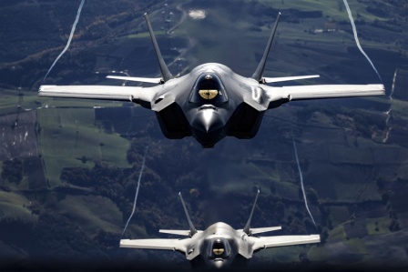 Almanya, ABD'den F-35 savaş uçağı alacak