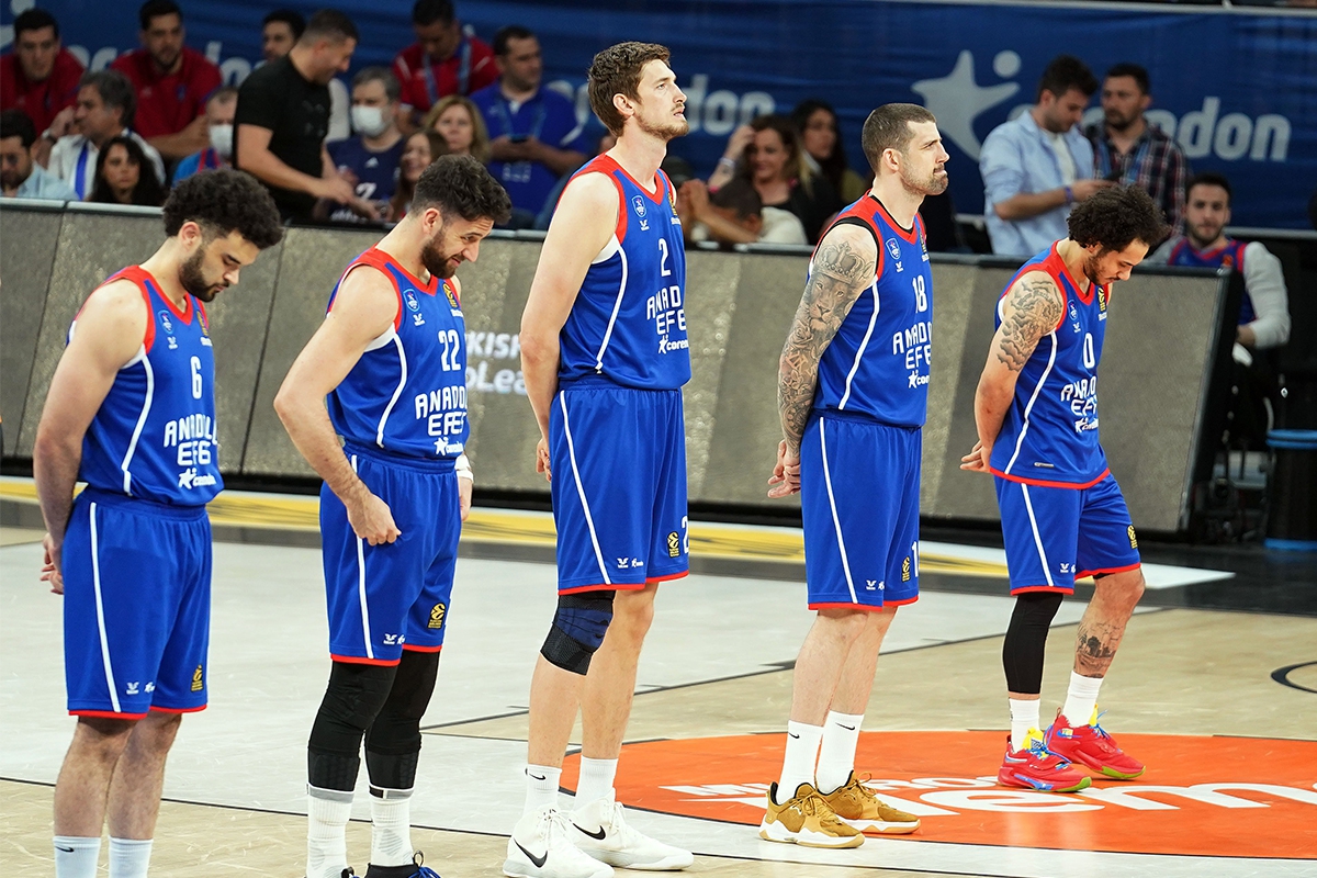Anadolu Efes'in EuroLeague Şampiyonluğu Bahçelievler'de ölümsüzleşiyor
