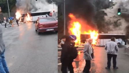 Artvin'de seyir halindeki yolcu otobüsü alev alev yandı