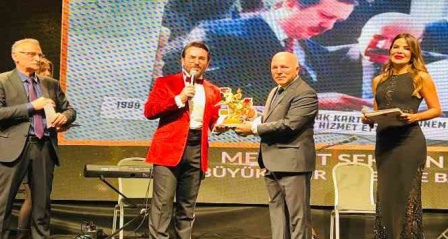 Başkan Sekmen 2022'nin de “en başarılı büyükşehir belediye başkanı” seçildi