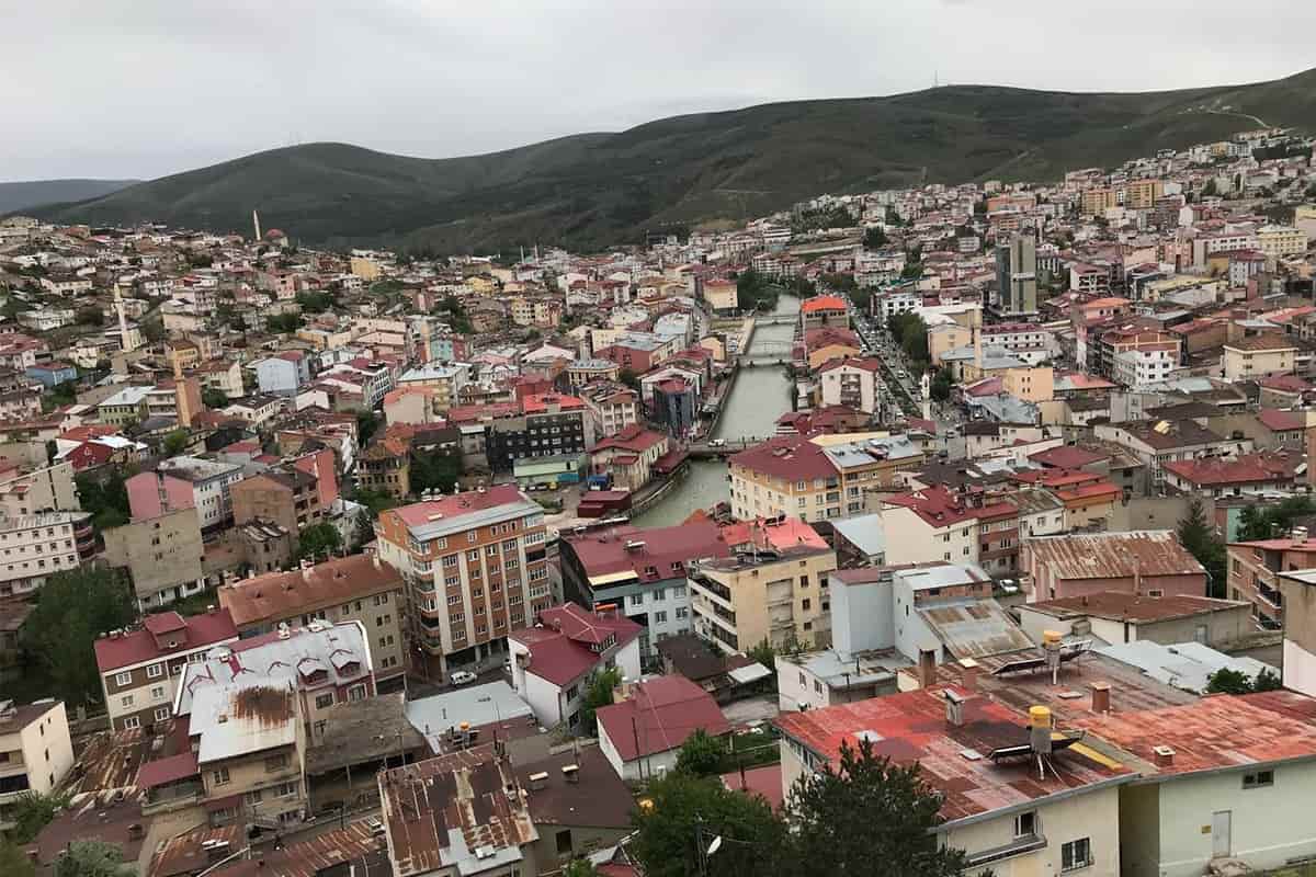 Bayburt seçimlerde birinciliği elden bırakmıyor