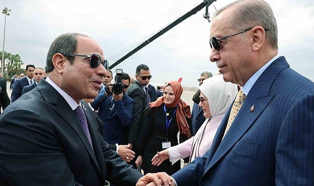 Cumhurbaşkanı Erdoğan’ı 12 yıl sonra Mısır’da Sisi karşıladı