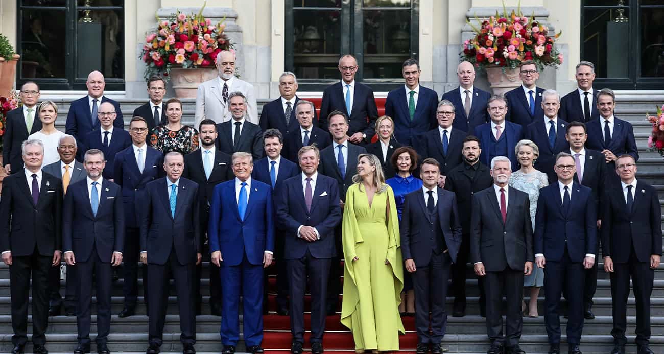 Cumhurbaşkanı Erdoğan, NATO liderleri aile fotoğrafına katıldı