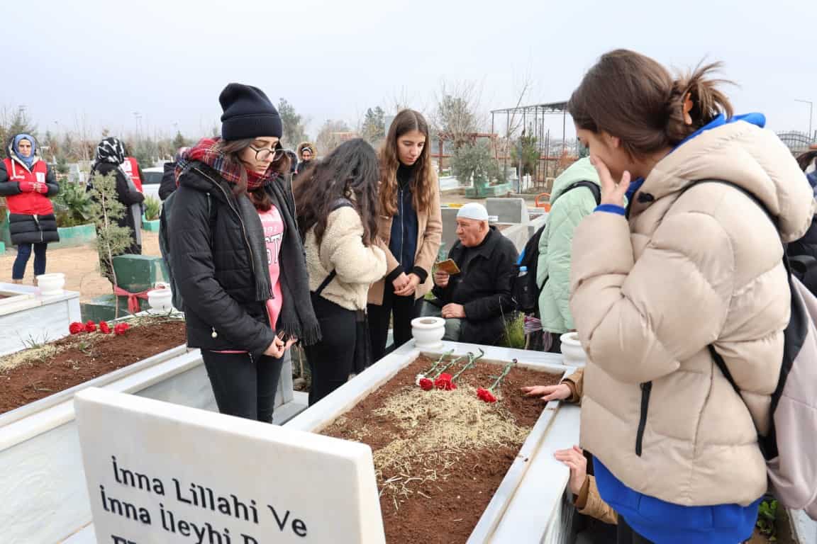 Depremde hayatını kaybeden Eylül, sınıf arkadaşları tarafından unutulmadı