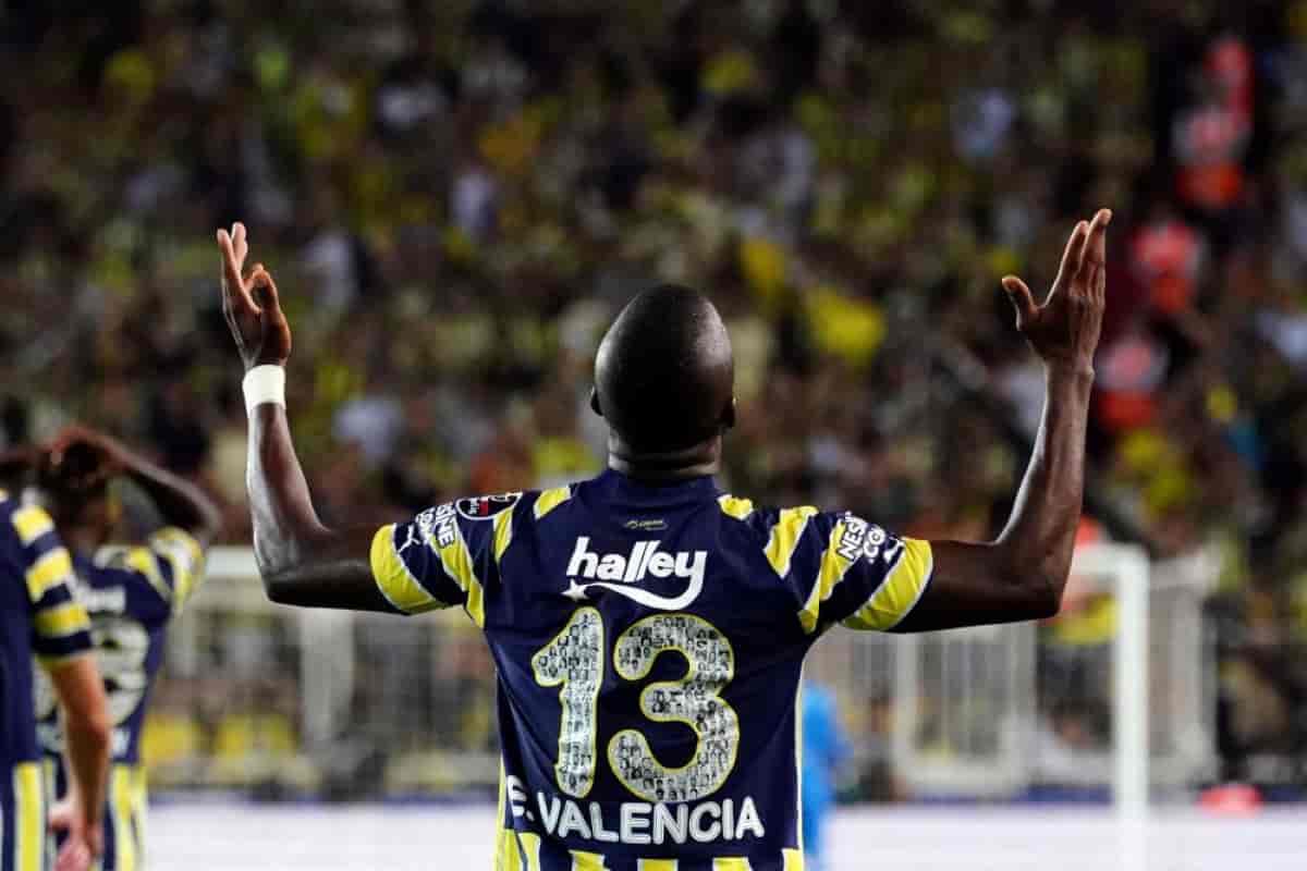 Enner Valencia resmen Fenerbahçe'den ayrıldı!