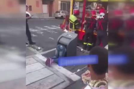 Fransa'da ilginç olay: Düşen telefonunu almaya çalışırken çöp konteynerine sıkıştı