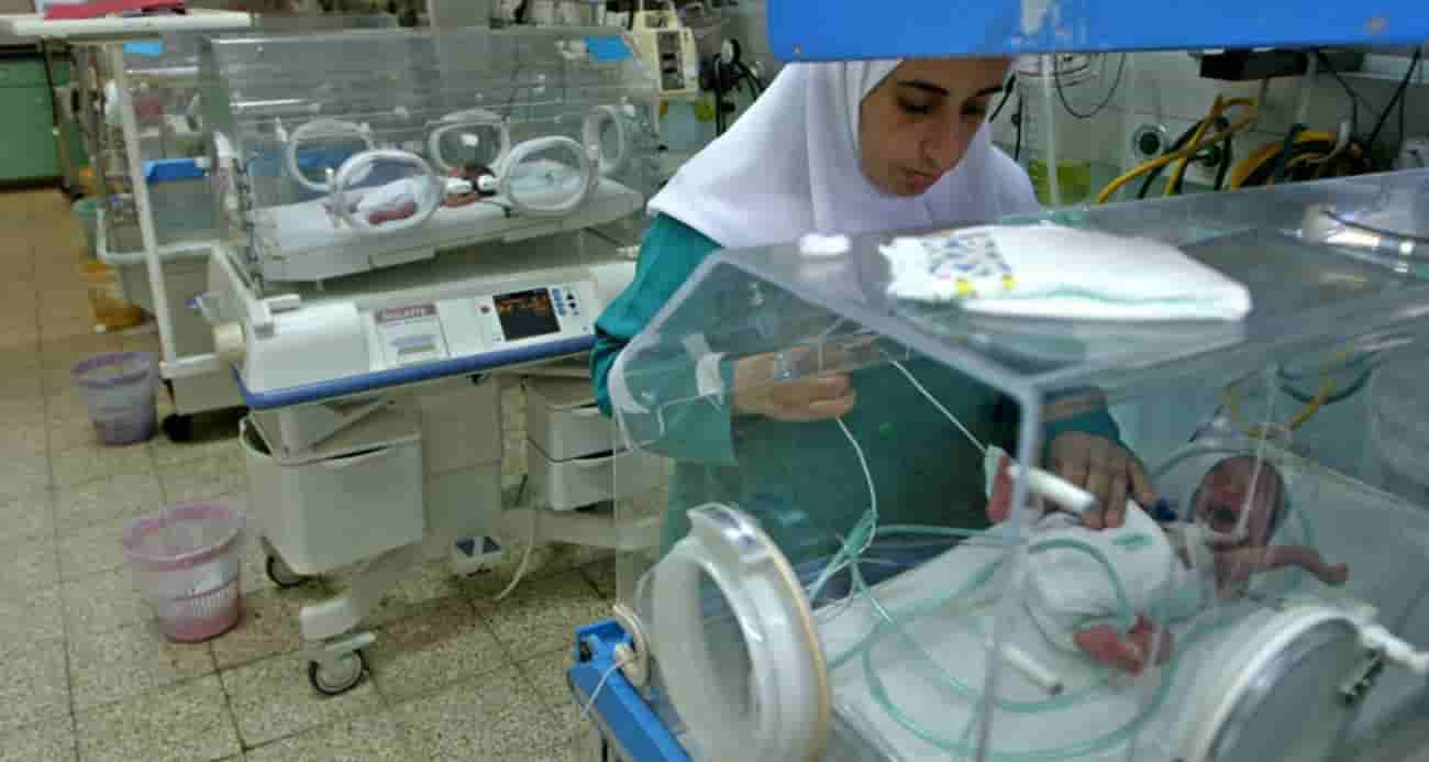 Gazze'de kuvözdeki 100’den fazla bebek ölüm tehlikesiyle karşı karşıya