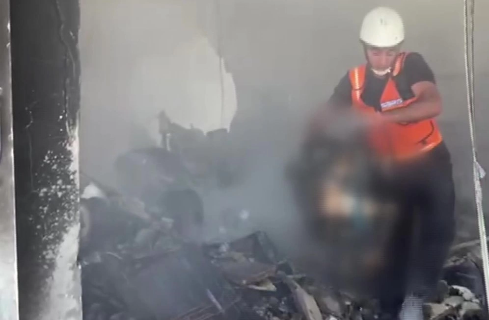 İsrail'in evini vurduğu Filistinli doktorun 10 çocuğundan 9'u hayatını kaybetti