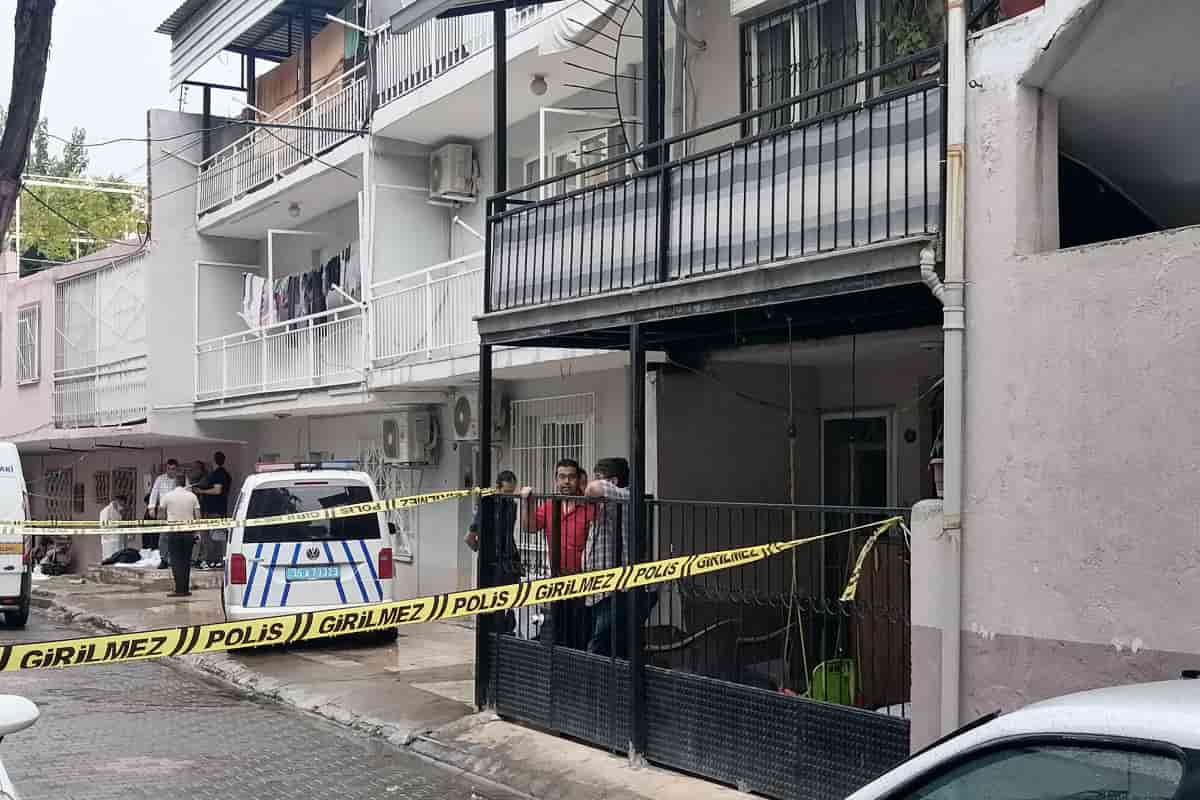 İzmir'de korkunç olay: Bir evde 4 şahsın cansız bedeni bulundu