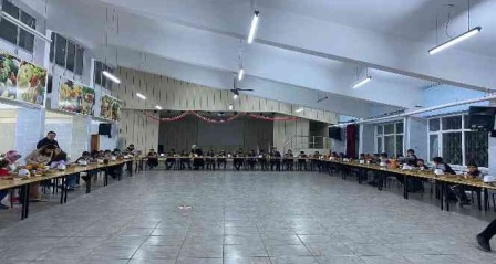 Kaymakam'dan pansiyon öğrencilerine pizzalı sürpriz