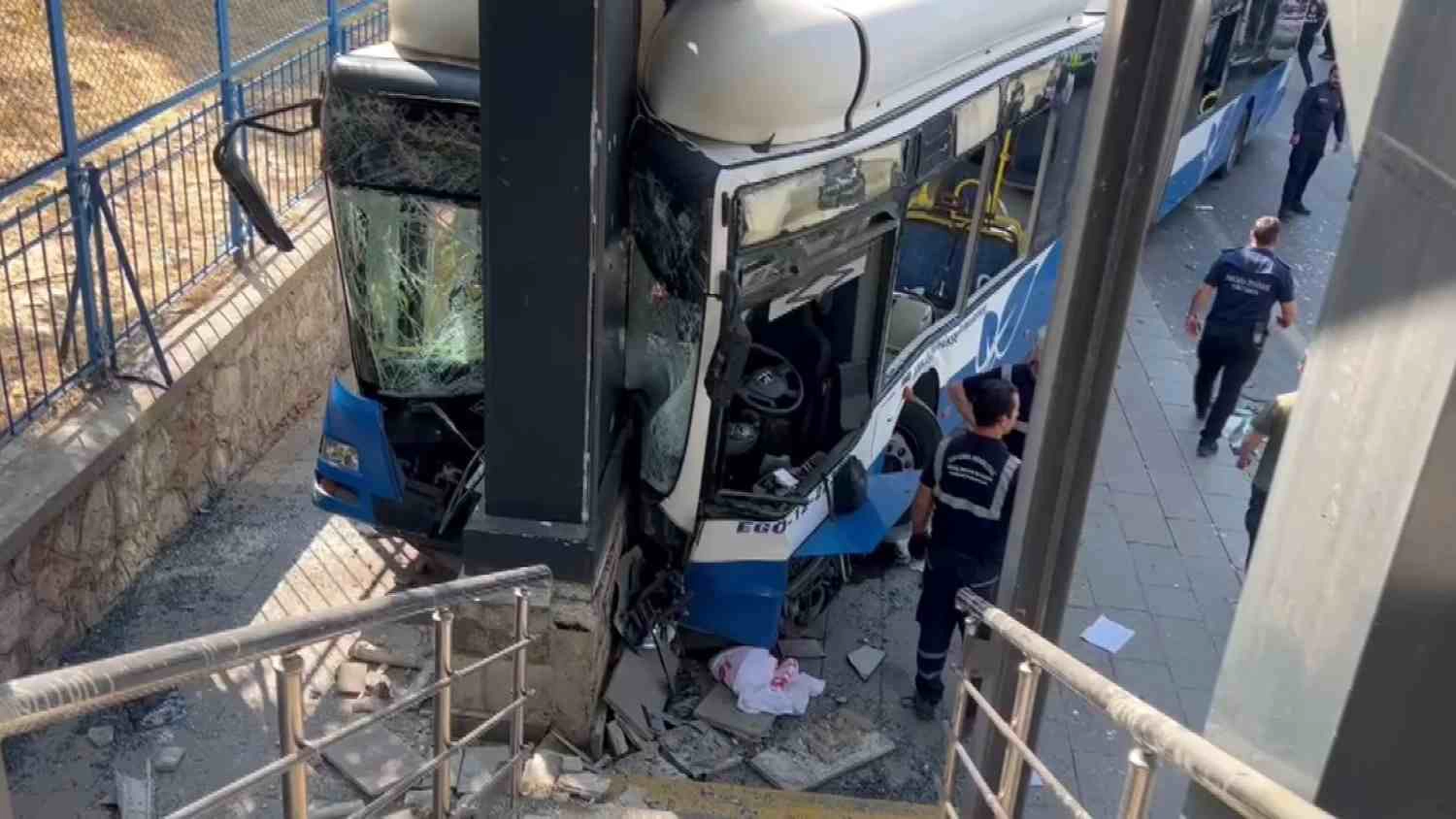 Keçiören’de belediye otobüsü kazası: Yaralılar var
