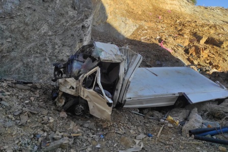 Konya'da kamyonet uçuruma devrildi: 3 ölü