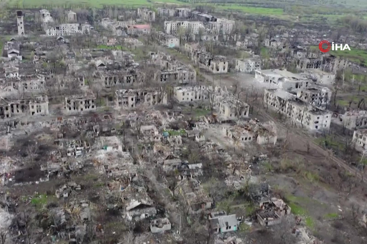 Luhansk bölgesindeki Novotoshkivka köyü harabeye döndü