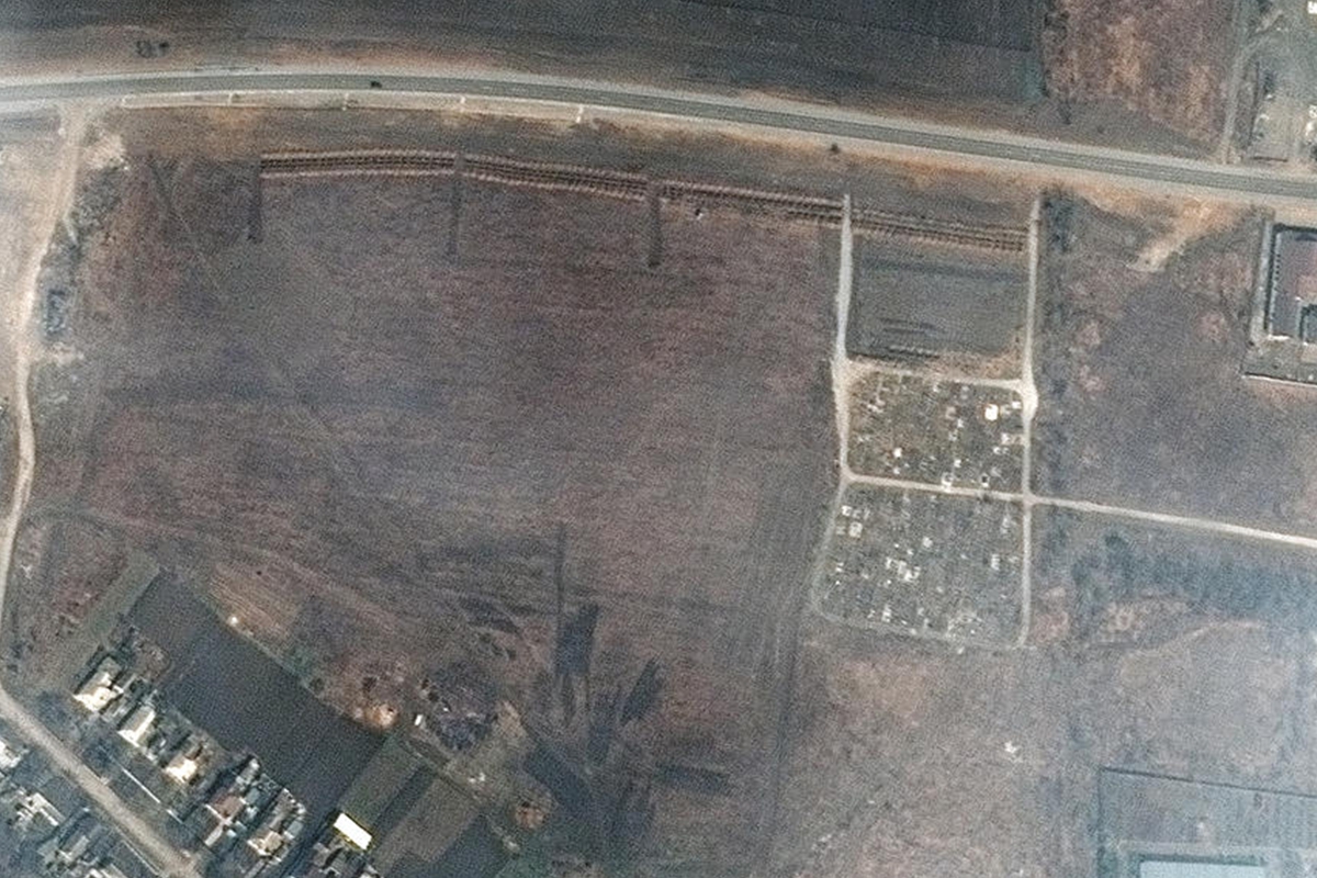 Mariupol'de toplu mezarlar uydu fotoğraflarıyla tespit edildi