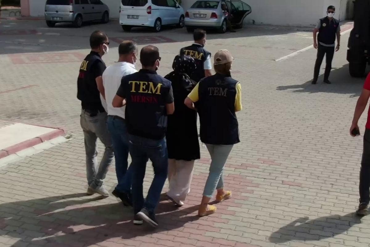 Mersin'de FETÖ hükümlüsü ihraç polis memuru ile öğretmen yakalandı