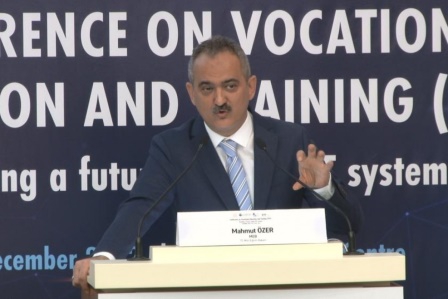 Milli Eğitim Bakanı Özer: '2000'li yıllarda kız çocuklarının okullaşma oranları yüzde 39.2 iken bugün yüzde 95'e ulaştı'