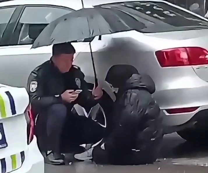 Polisten yürek ısıtan davranış