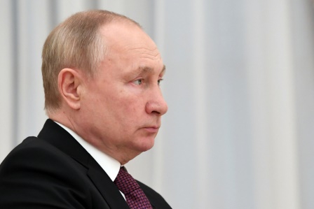 Putin, Rus petrolünün satışında 'dost ülkelere' tavan fiyat uygulamasını kaldırdı