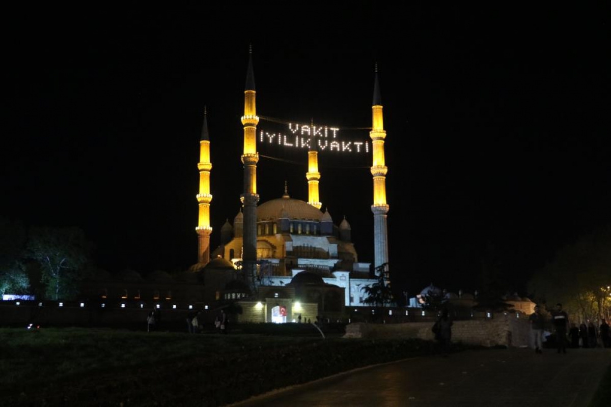 Selimiye Camii'nde 2 yıl aradan sonra Kadir Gecesi yoğunluğu