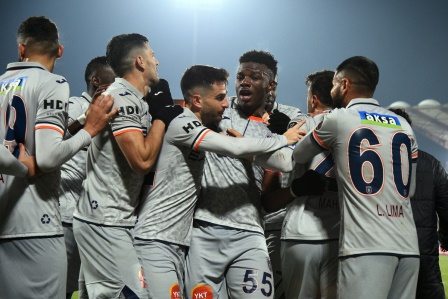 Serdar coştu! Başakşehir, Ümraniye engelini üç golle aştı