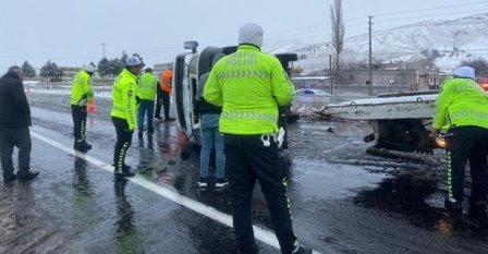 Tarım işçilerini taşıyan minibüs devrildi: 1 ölü, 13 yaralı