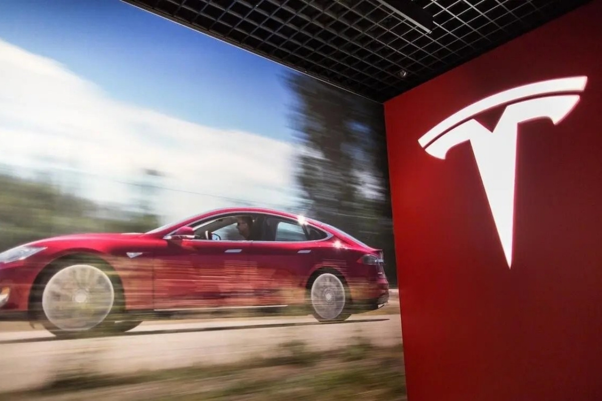 Tesla, Şangay'da üretimini durdurdu