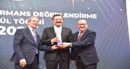 TOBB Başkanı Hisarcıklıoğlu: 'TOGG'un Avrupa'da test onayları geçiyor'